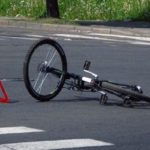 У Киїнці мотоцикліст збив дитину на велосипеді –  |